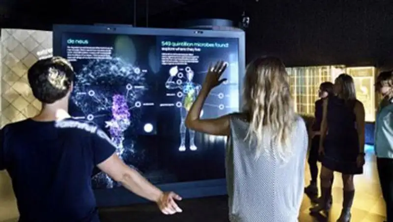 Первый в мире зоопарк микробов открылся в Амстердаме