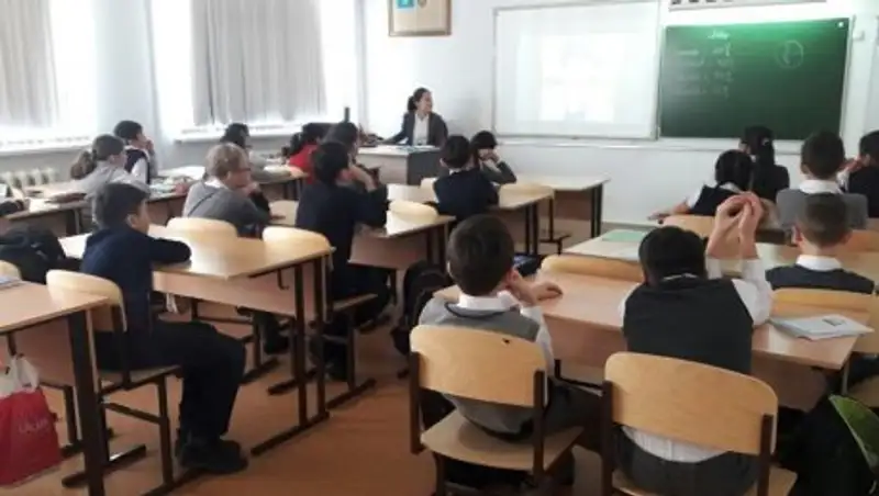 О том, как будут сокращать объем домашних заданий, рассказали в МОН РК