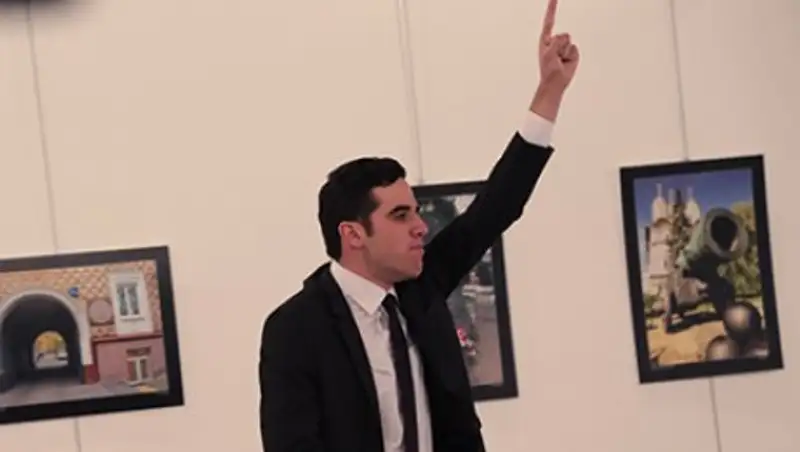 У убийцы российского посла нашли книги про «Аль-Каиду» и гюленистов