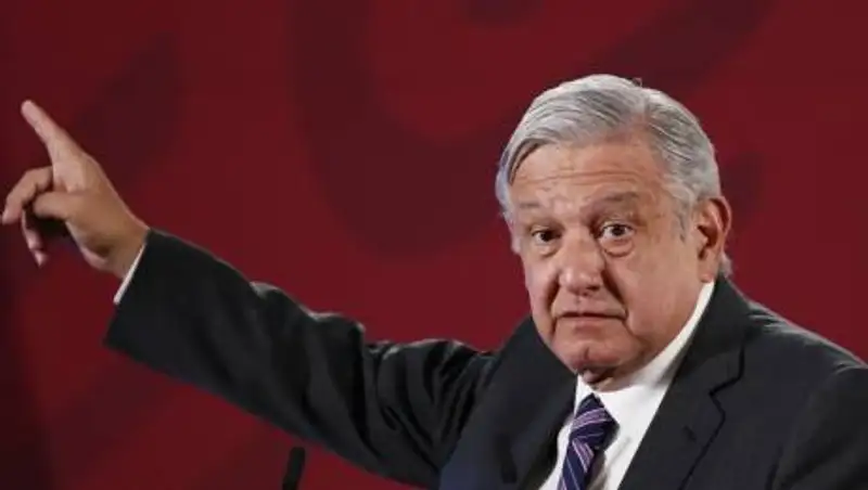 Президент Мексики намерен предоставить Ассанжу политическое убежище