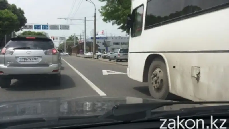 Специальные полосы для автобусов появятся и на других улицах Алматы
