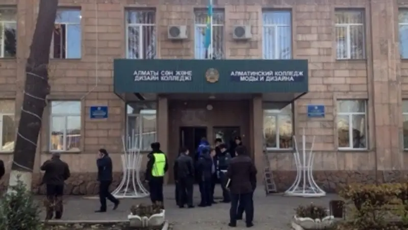 Какие подробности о взрыве гранаты в Алматы сообщали СМИ