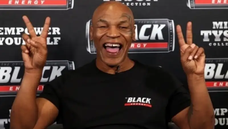 Стала известна дата боя Майка Тайсона с Роем Джонсом