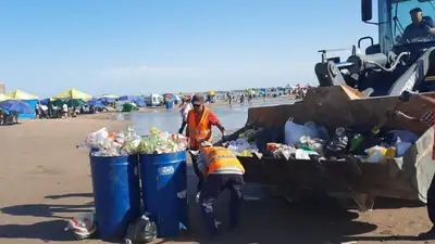 До 15 тонн мусора вывозят каждые выходные с побережья Капшагая