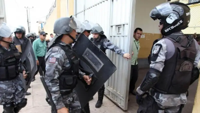 В Бразилии несовершеннолетние заключенные взяли в заложники 11 сотрудников тюрьмы