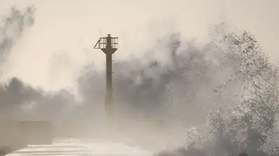 Сотни тысяч человек эвакуировали в Китае из-за мощного тайфуна , фото - Новости Zakon.kz от 19.07.2023 04:26