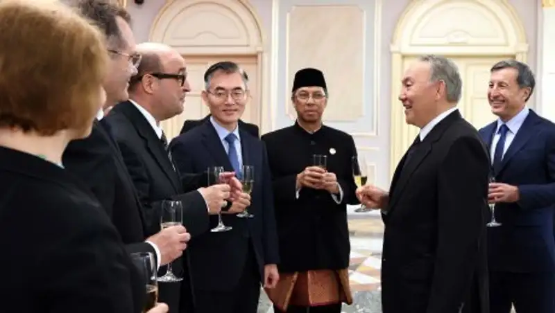 Н.Назарбаев принял верительные грамоты ряда Чрезвычайных и Полномочных послов