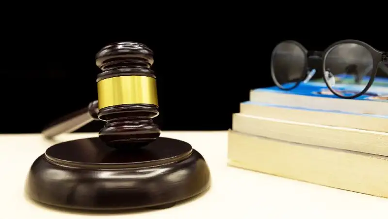 Руководителя отдела УГД Тараза осудили за взятки