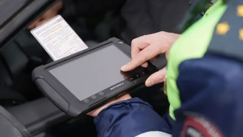 Полицейские Алматы пожаловались Телибекову на неработающие планшеты