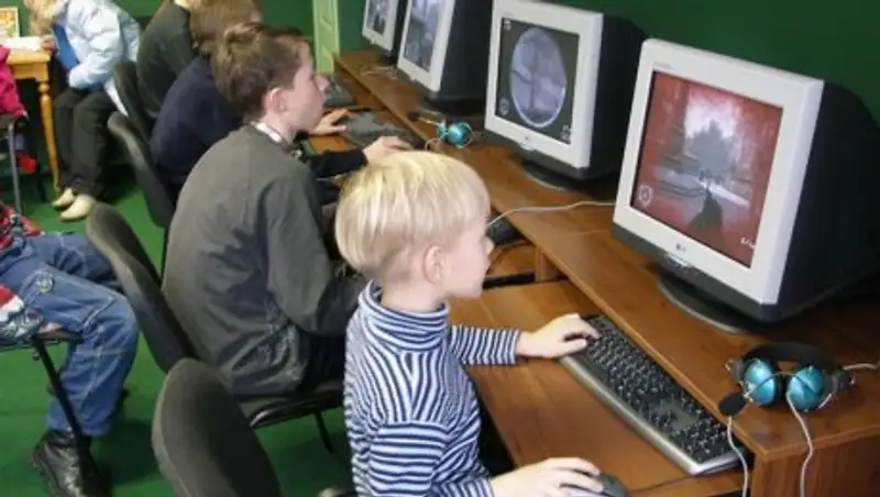 Более 200 алматинцев наказали за нахождение их детей ночью вне дома