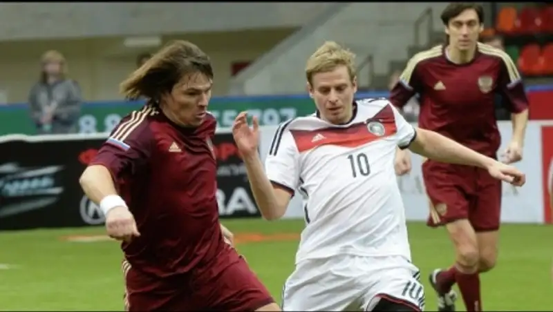 Сборная России обыграла немцев в матче футбольного Кубка Легенд