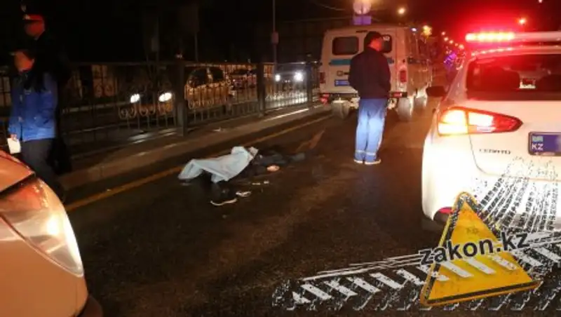 В Алматы на пешеходном переходе насмерть сбили мужчину