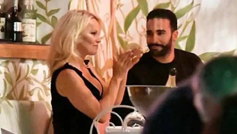 Памела Андерсон выходит замуж за молодого футболиста