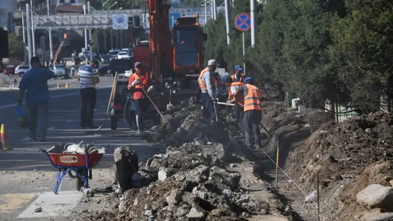 Участок на проспекте Абая в Алматы перекроют на ремонт