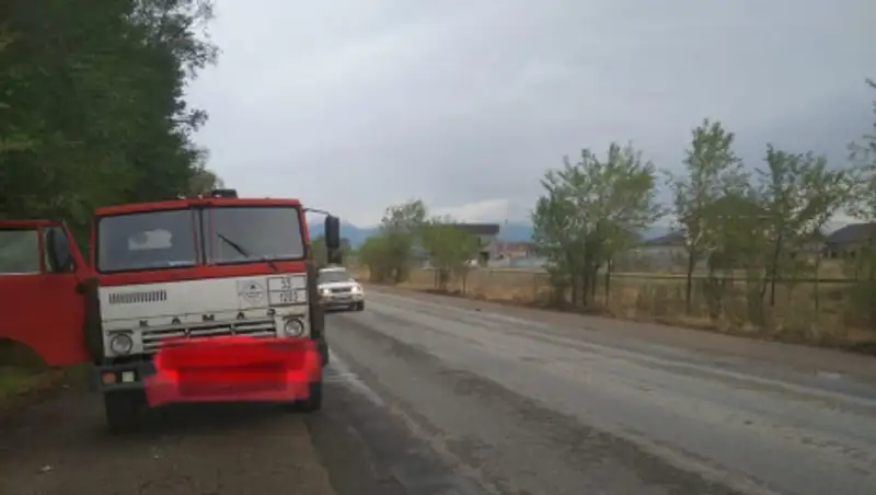 Более 14 тонн бензина АИ-92 незаконно перевозили в Алматинской области