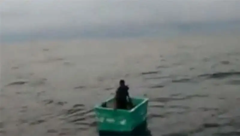 Потерпевший кораблекрушение рыбак 8 дней питался чайками