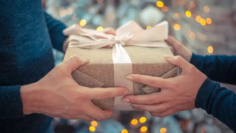 Что подарить на 8 марта - советы звезд