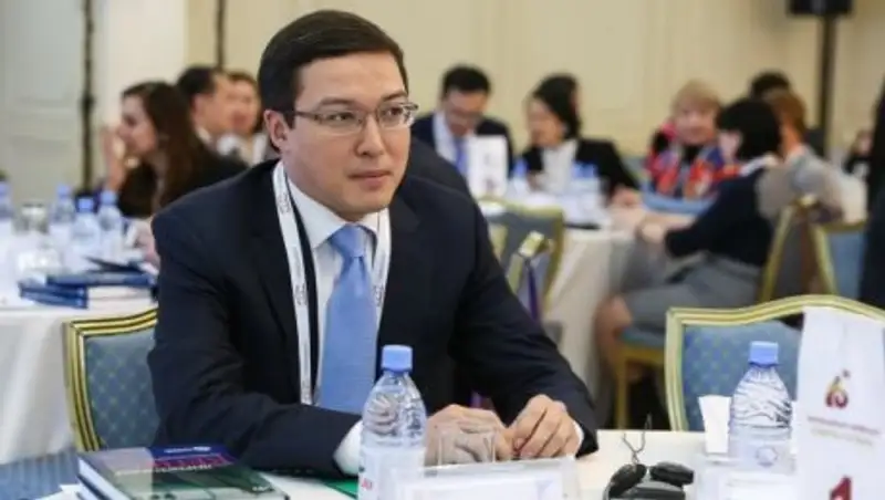 Акишев встретился с министрами финансов и управляющими банков стран G20