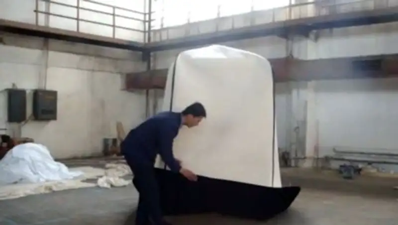 Трехметровый ак-калпак шьют студенты в Кыргызстане