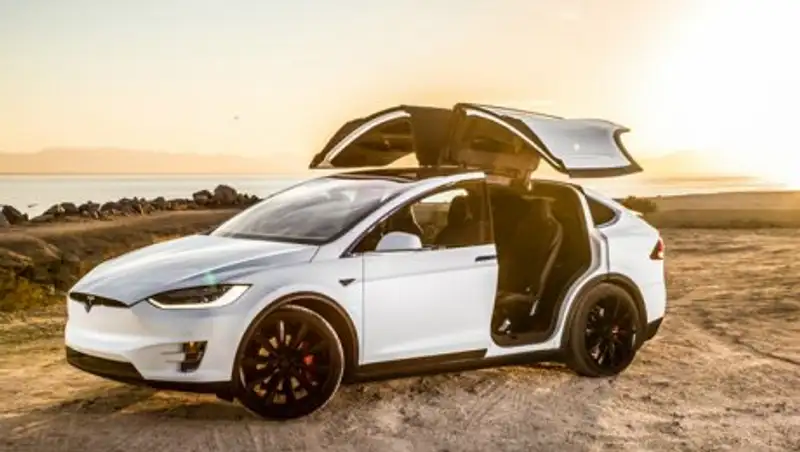 Представлена новая версия электрокроссовера Tesla Model X