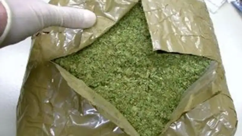 В Атырау полицейские задержали гражданина, подозреваемого в хранении наркотиков