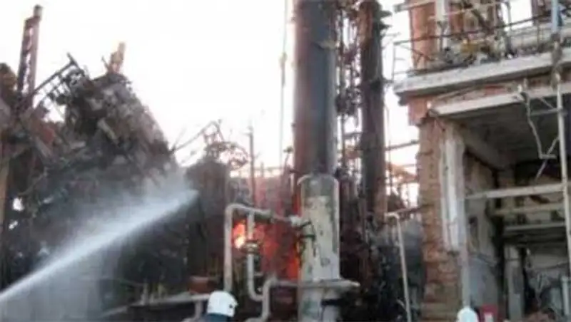 Три человека пострадали из-за пожара на НПЗ в Актюбинской области