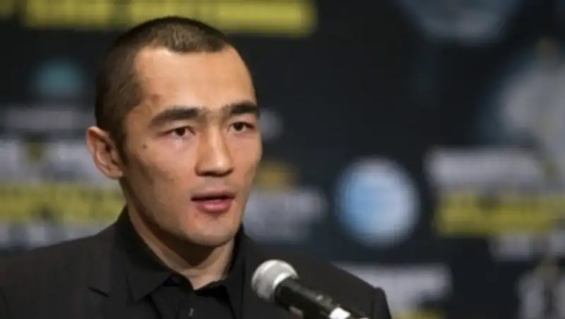 Бейбут Шуменов травмировался. Бой за временный титул WBA перенесен на 25 июля