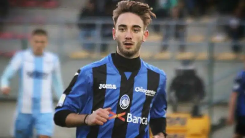 Итальянский футболист умер в возрасте 19 лет