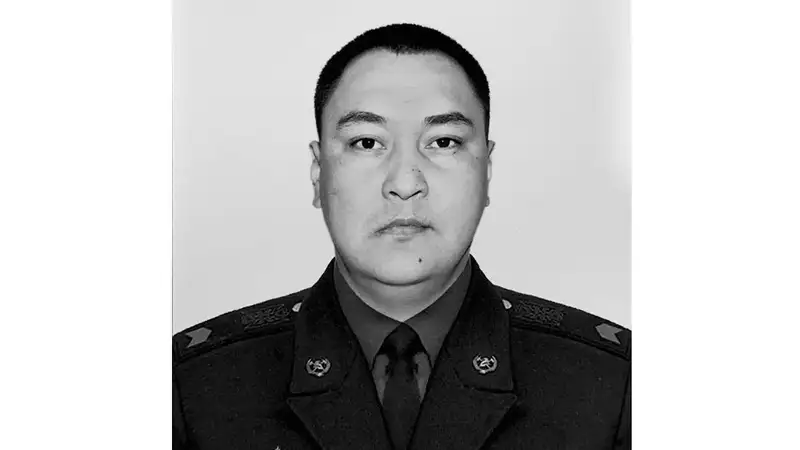 Пожарный погиб во время тушения двухэтажного частного дома в Алматы