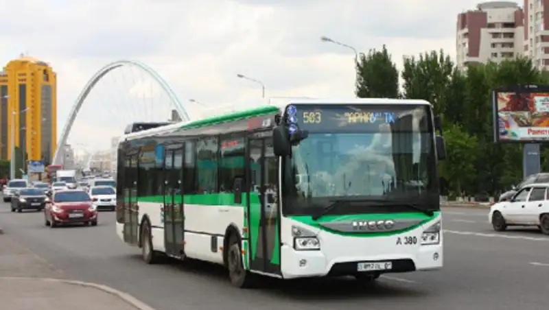 Столичная полиция показала подборку ДТП с автобусами