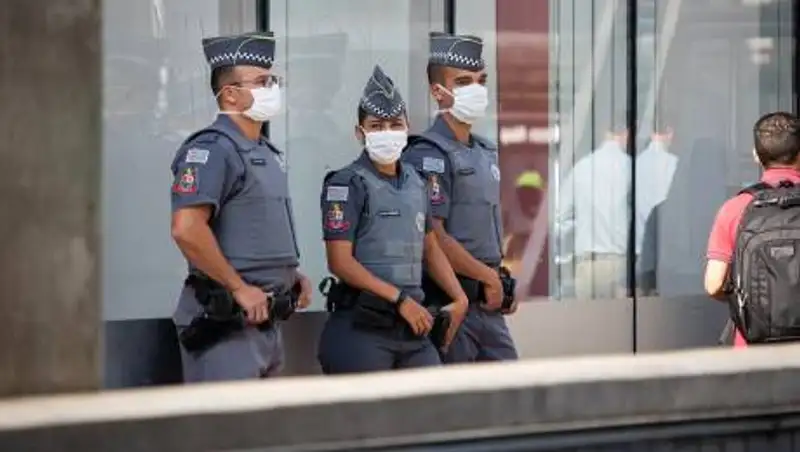 В Бразилии начались протесты после убийства чернокожего мужчины