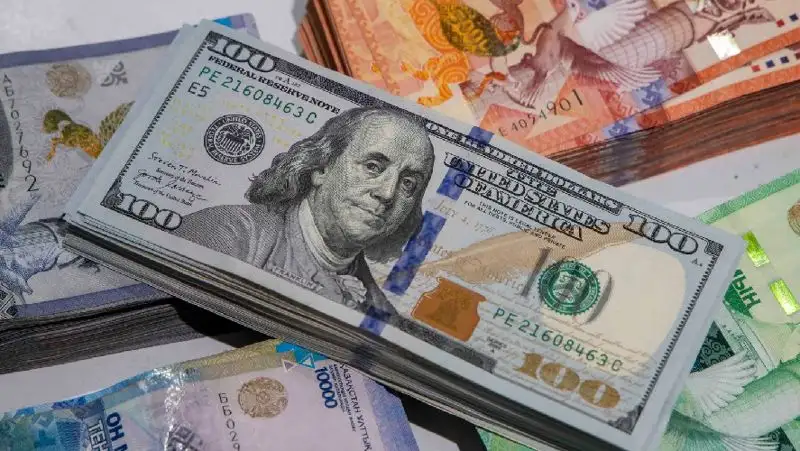 Курс доллара упал на 12 тенге