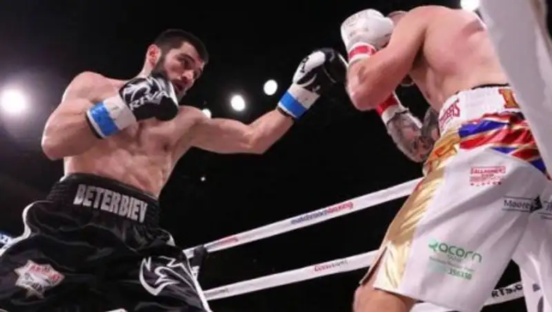 "Головкин полутяжелого веса" передумал драться в андеркарте "Канело"