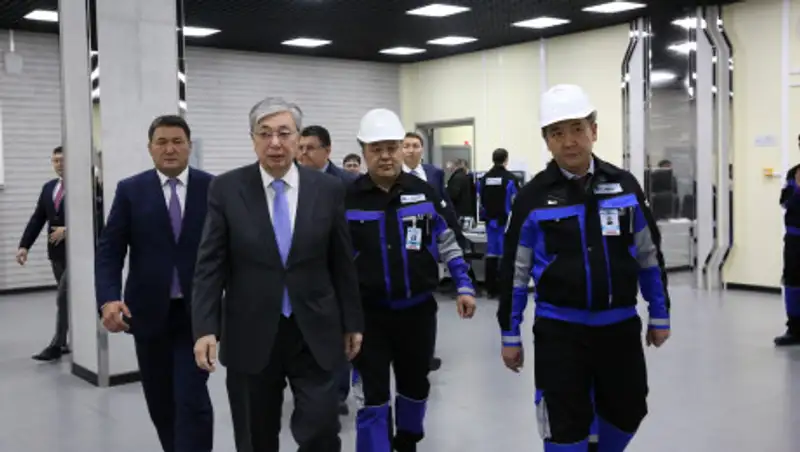 Касым-Жомарт Токаев посетил Павлодарский нефтеxимический завод