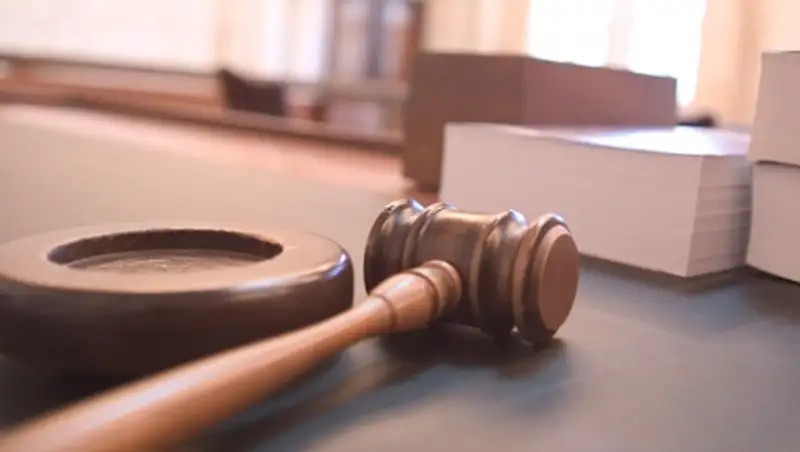 В ВКО сиделка обокрала пожилого мужчину, за которым ухаживала