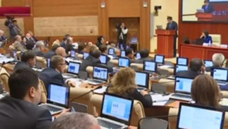 Парламентарии раскритиковали работу Министерства образования и здравоохранения