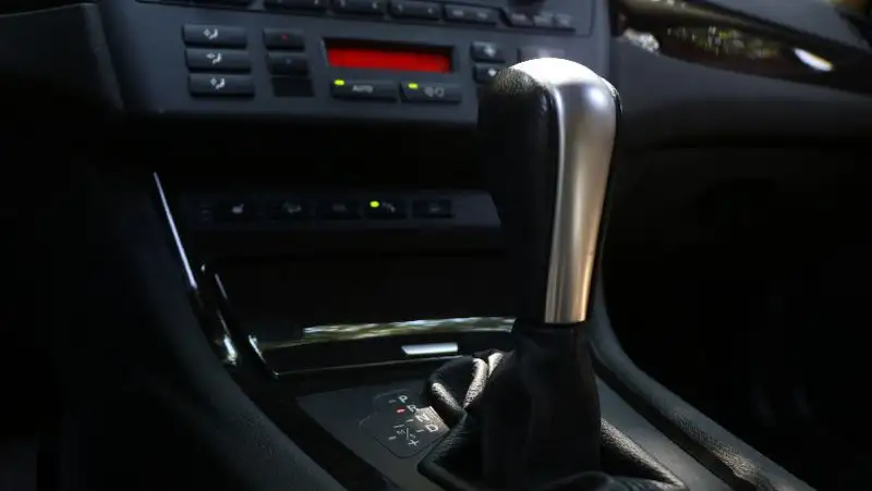 Подозреваемых в угоне российских авто задержали в Шымкенте