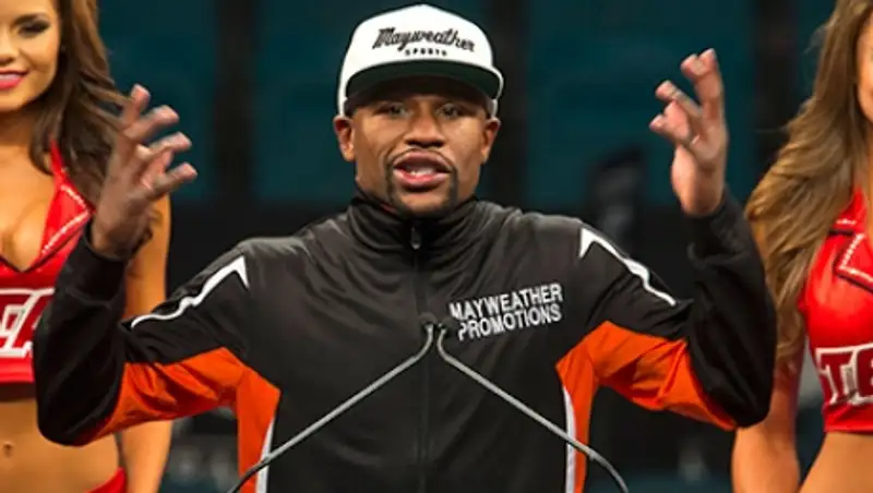 Мэйуэзер отказался от одного из трех титулов чемпиона мира