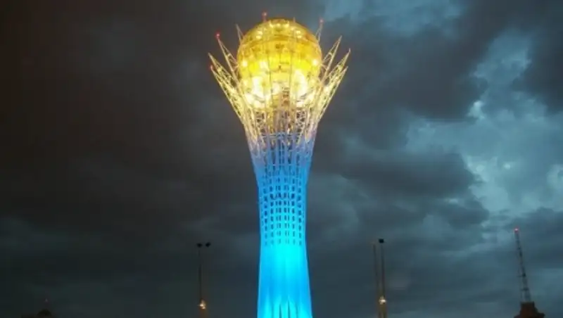 Байтерек окрасится в голубой цвет в честь семидесятилетия ООН