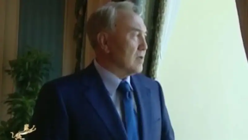 Назарбаев спел «Песню о тревожной молодости» для нового фильма