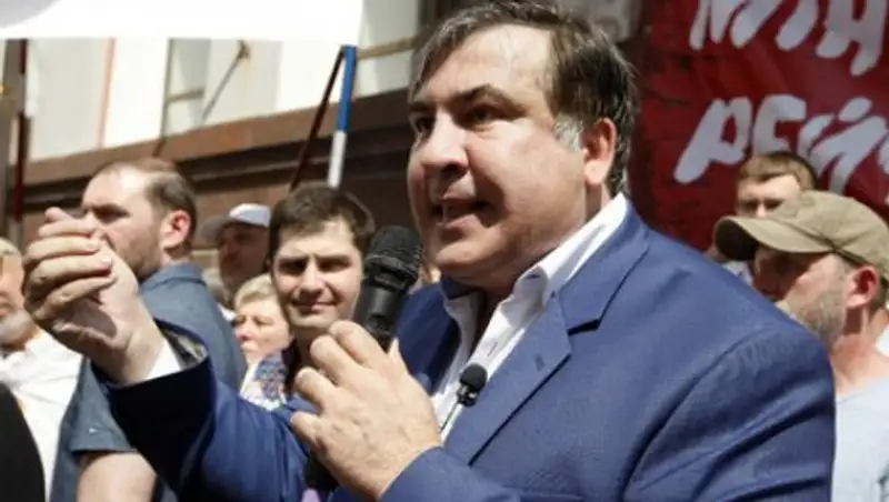 Саакашвили потребовал у Порошенко 50 евро