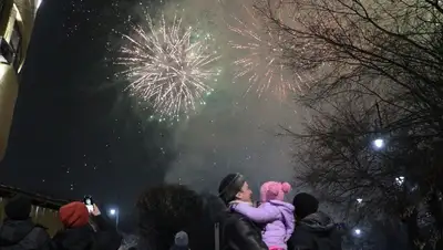 праздник, фото - Новости Zakon.kz от 24.12.2021 12:59