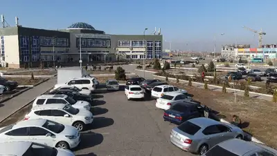 казахстанцы стали меньше регистрировать авто, фото - Новости Zakon.kz от 18.04.2022 11:34