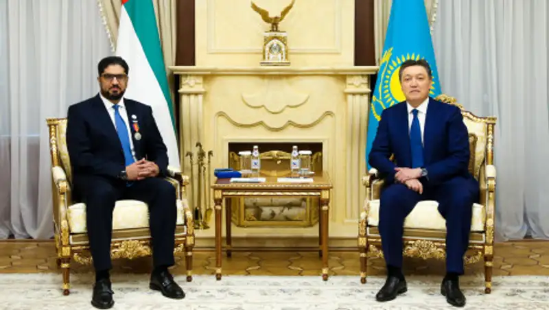 Мамин вручил орден "Достык" послу ОАЭ