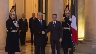 Появилось видео встречи Токаева и Макрона в Елисейском дворце, фото - Новости Zakon.kz от 29.11.2022 14:18