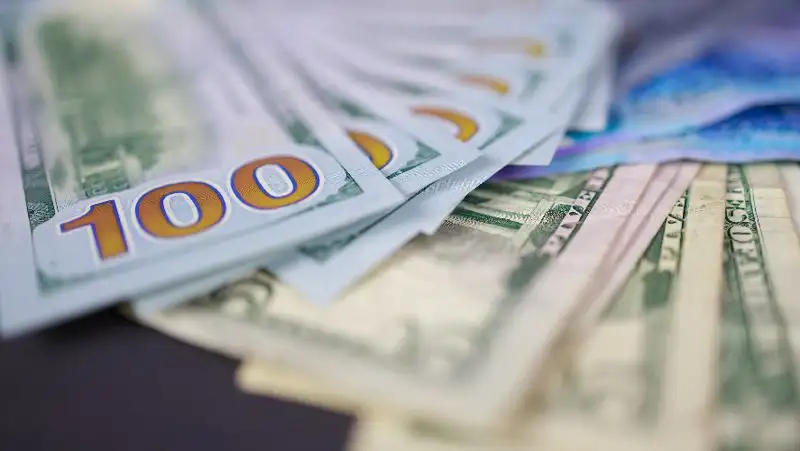Курс доллара снова вырос до 473,38 тенге