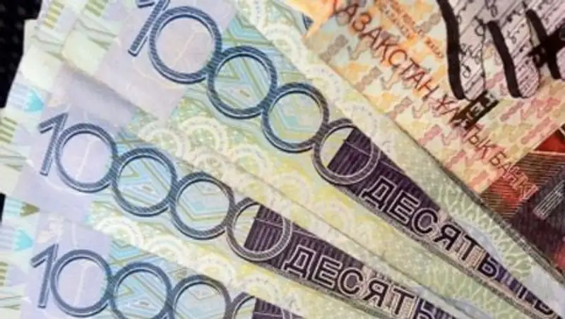 Создатели провокационного плаката с Курмангазы и Пушкиным оштрафованы на 315 тыс тенге