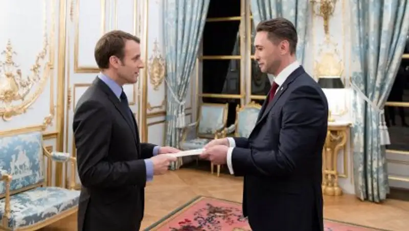 Президент Франции принял предложение посетить Астану