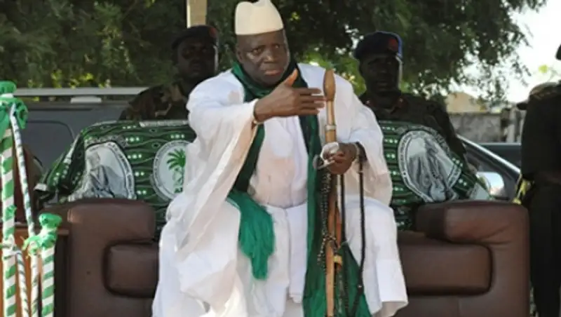 Президент Гамбии ввел пожизненное заключение за гомосексуализм