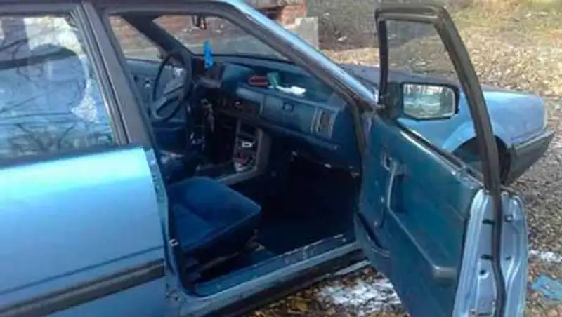 В Караганде пьяный гражданин Узбекистана угнал машину и перевернулся на ней